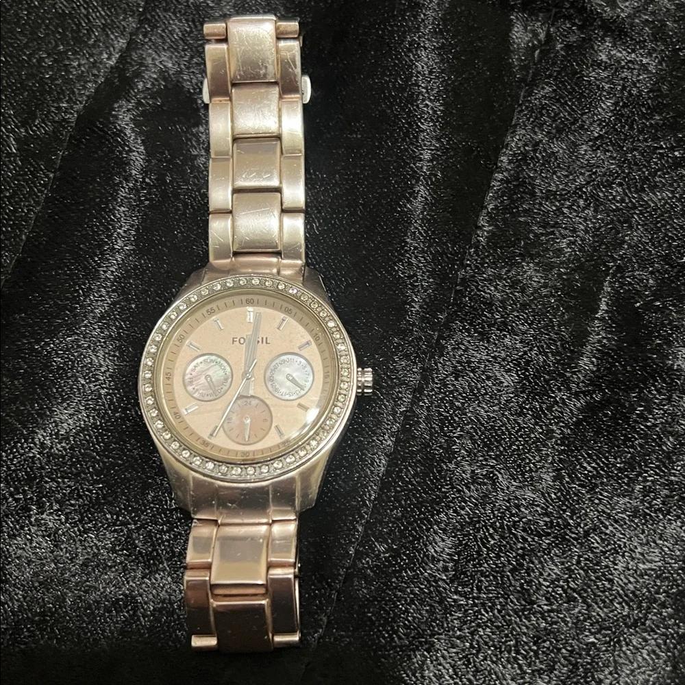 Fossil Pink & Silver Tone Chronograph Ladies Wrist Watch Crystals Mother Pearl - Picture 2 of 5